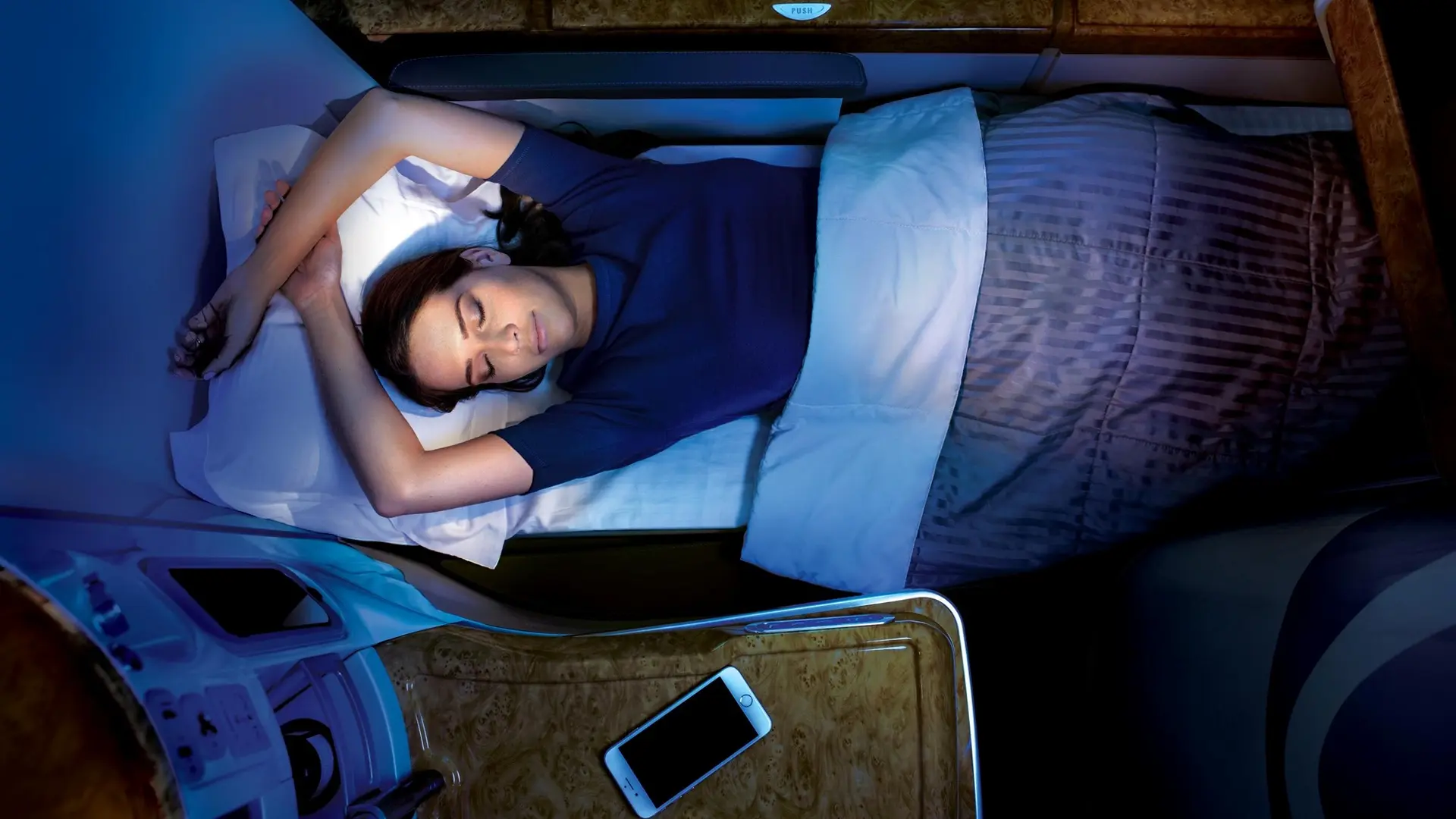 Airline review Cabin & Seat - Emirates - 5