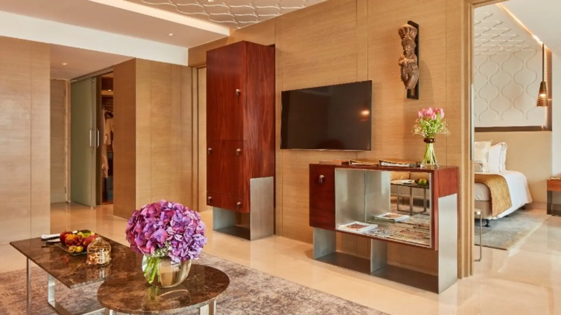 Suite with flatscreen TV and kingsize bedroom at The Taj Mahal Tower, Mumbai