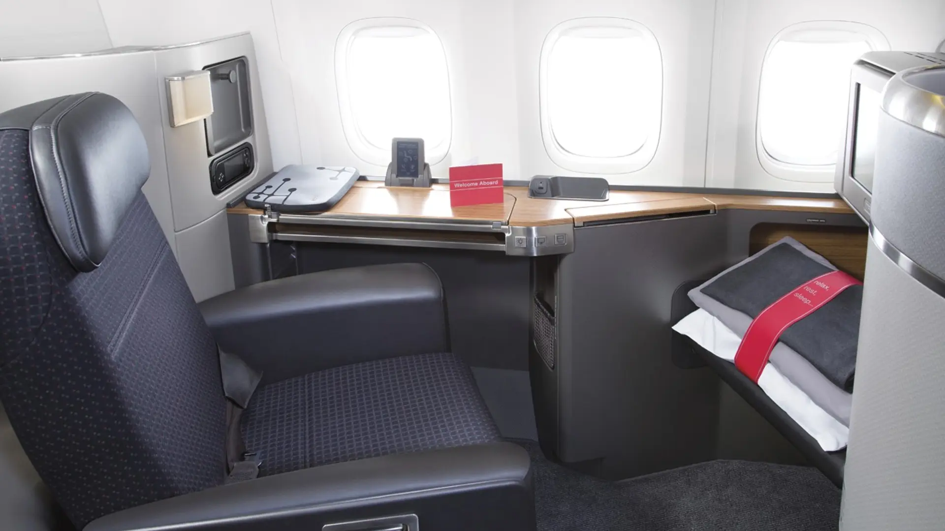 Airlines News - American Airlines introduces new premium amenity kits