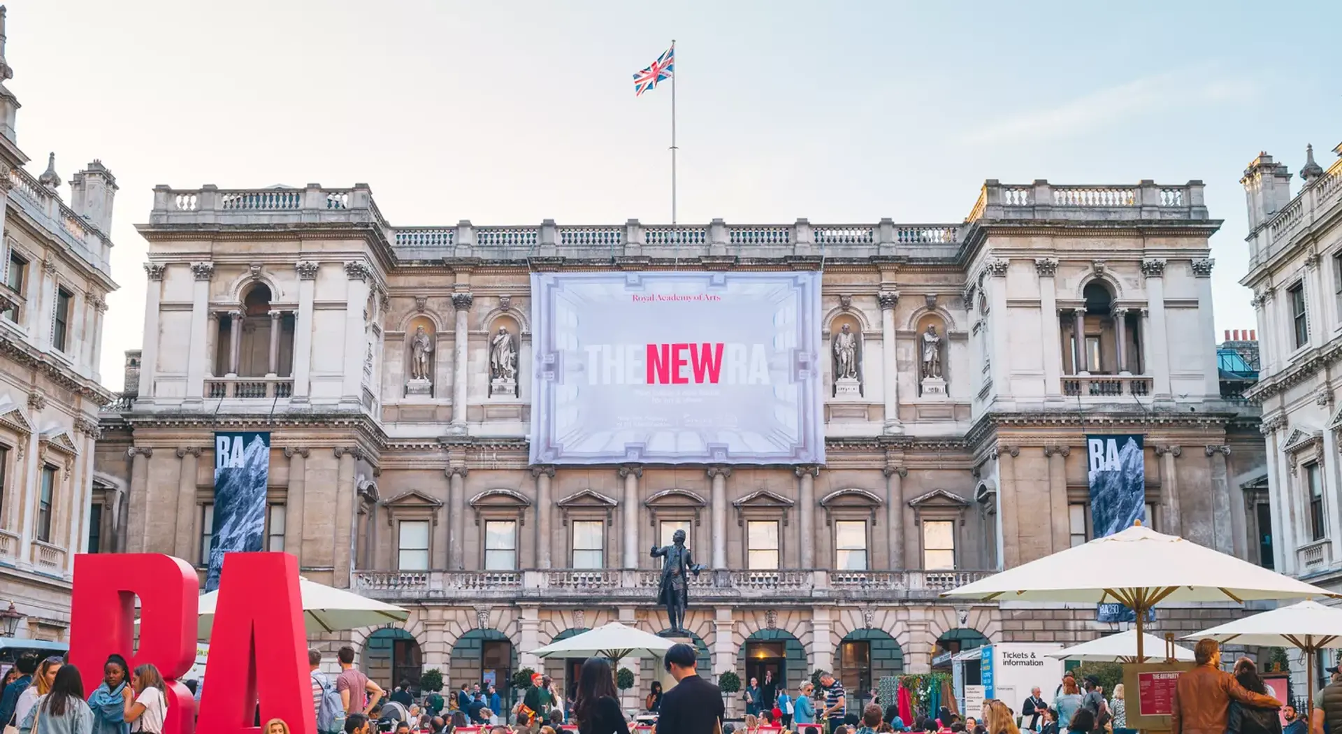 10 Best Art Exhibitions in London - First-Class.com