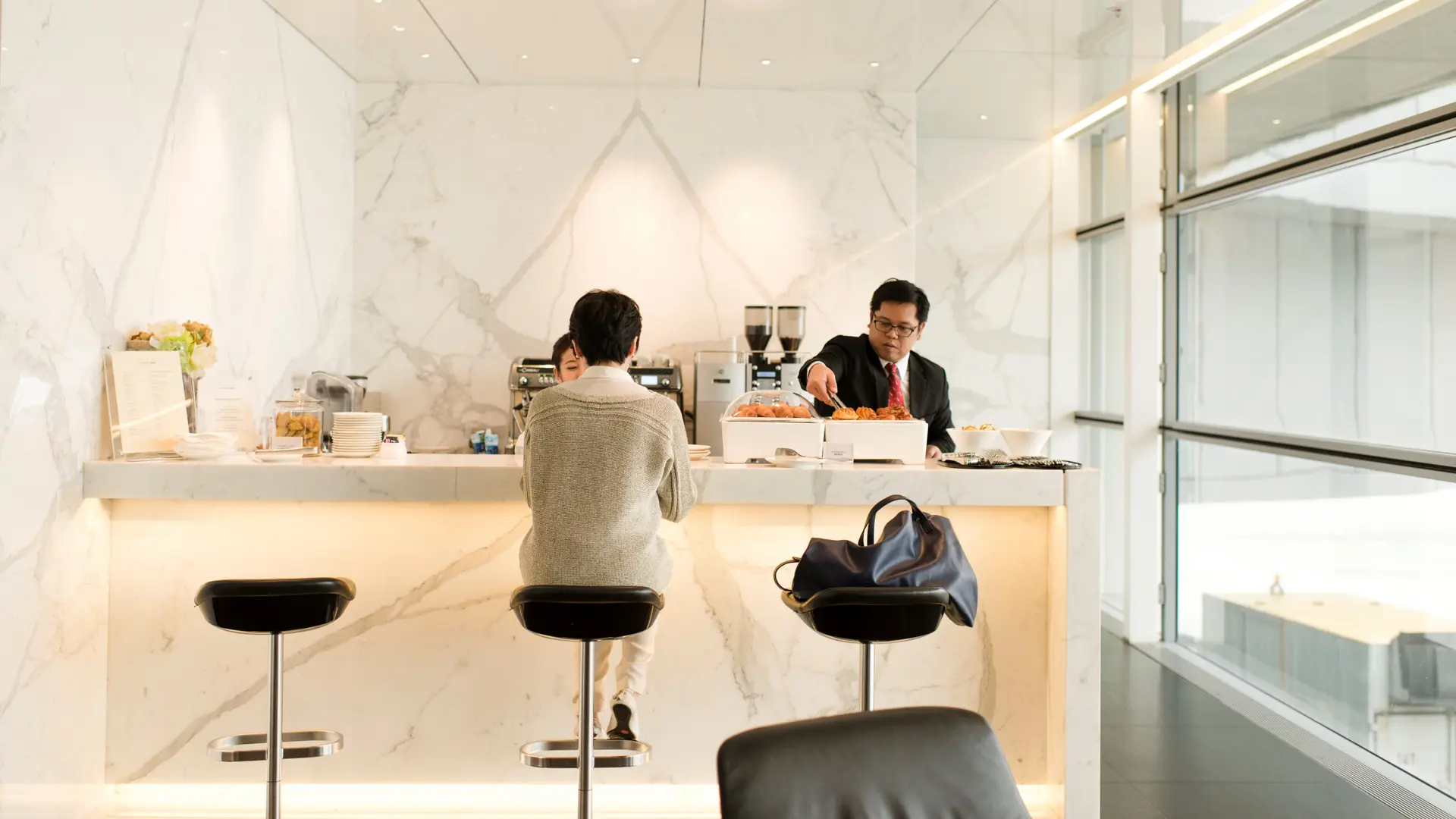 Airline review Airport experience - Cathay Pacific - 6