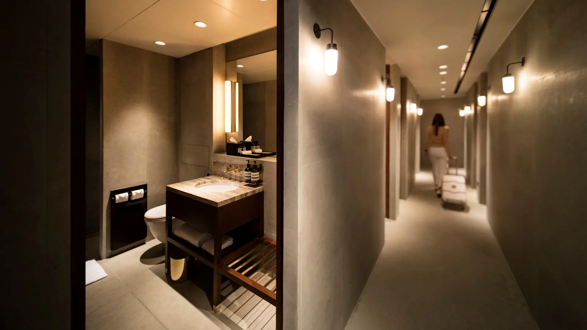 Airline review Airport experience - Cathay Pacific - 9