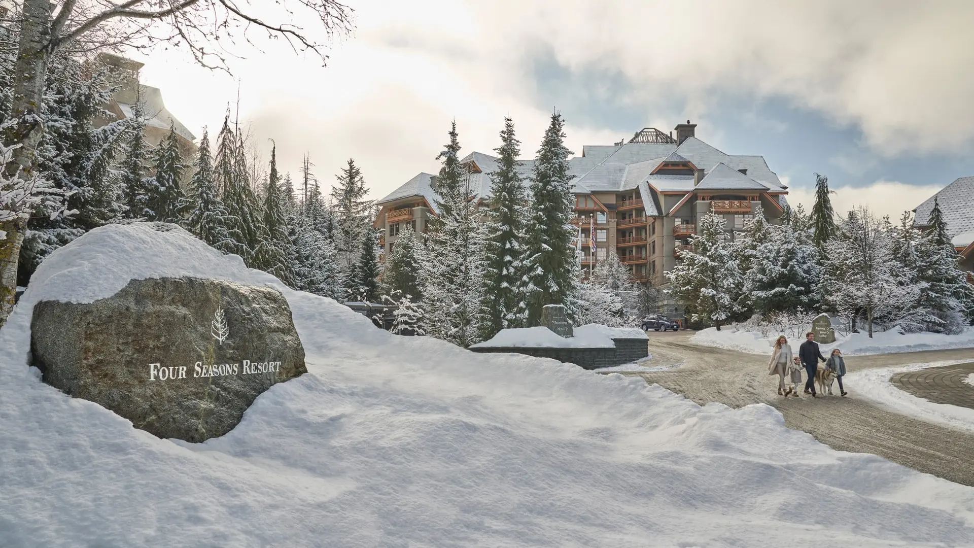 8 Best Luxury Ski Resorts in the World - First-Class.com