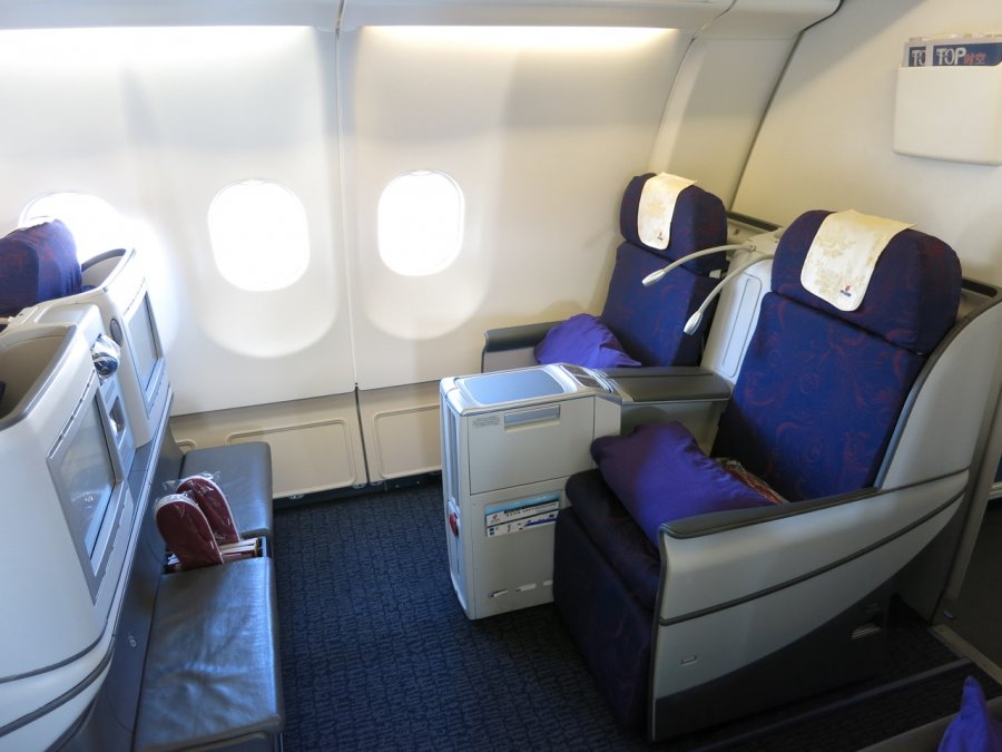 Air China Business A330, PEK-HKG_07.JPG