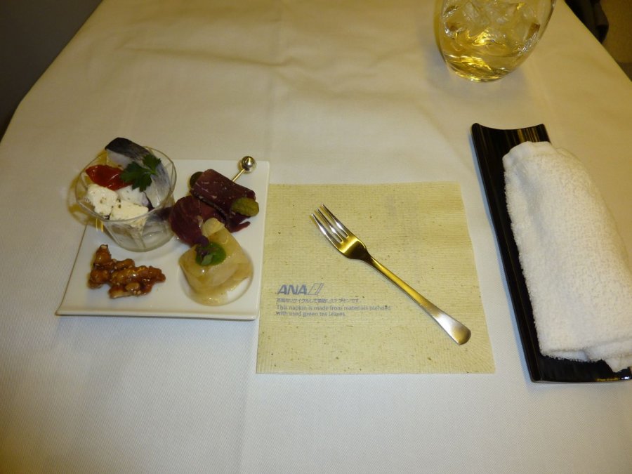 ANA Business NRT-SIN Boeing 777, 33.JPG