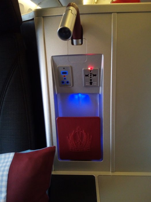 Austrian Business B777 HKG-VIE, 005.jpg