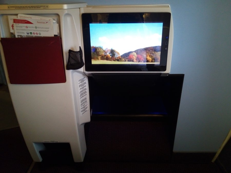 Austrian Business B777 HKG-VIE, 008.jpg