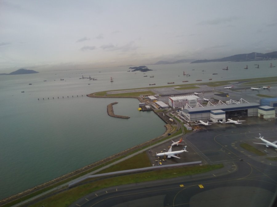 Austrian Business B777 HKG-VIE, 021.jpg