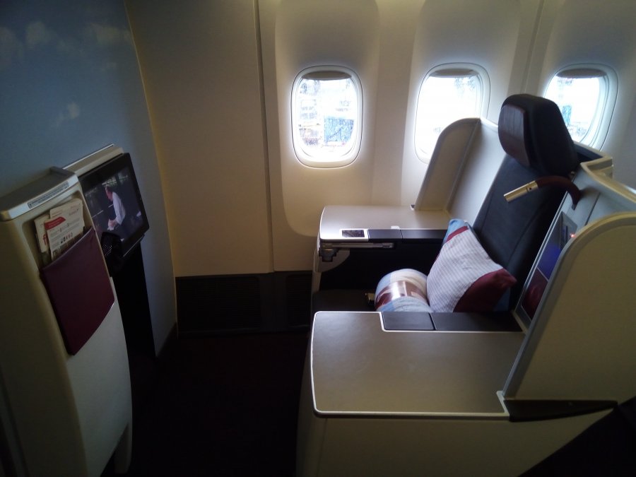 Austrian Business B777 HKG-VIE, 08.jpg