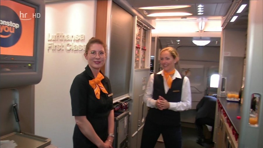 Boxenstopp für eine A380 - Putzen checken ta.trp_000010547.jpg