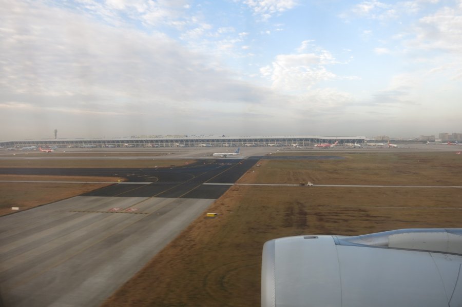 China Eastern Business class A330, BKK-PVG, 018.JPG