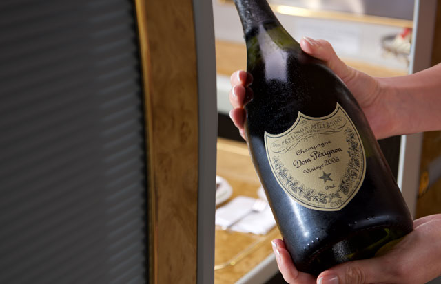 Emirates_domperignon_2005.jpg