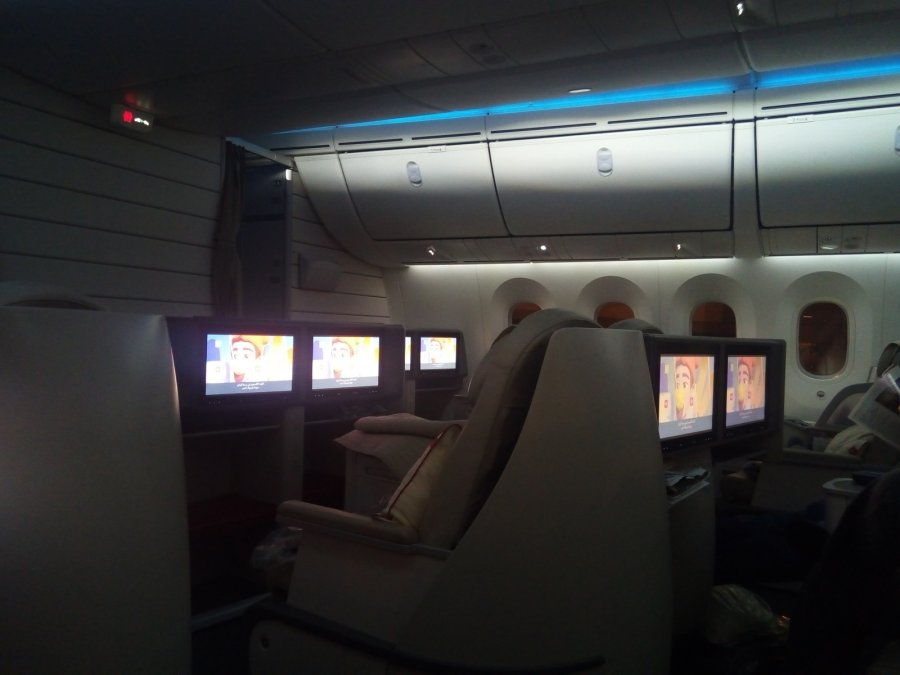 HKG-BKK Royal Jordanian Business B787, 103.jpg