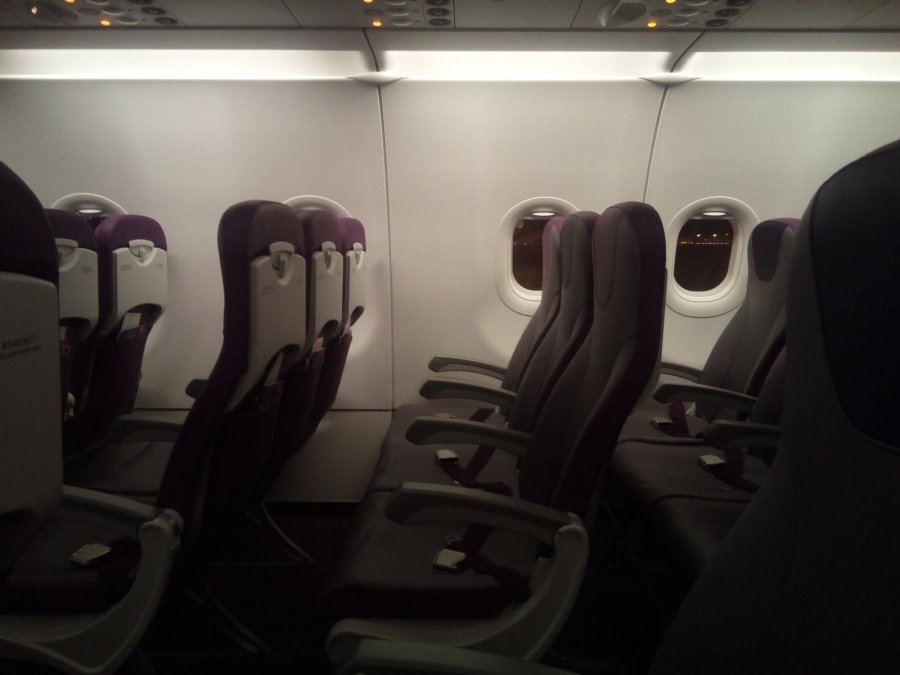 Hong Kong Express A320, HKG-NGB, 01.jpg