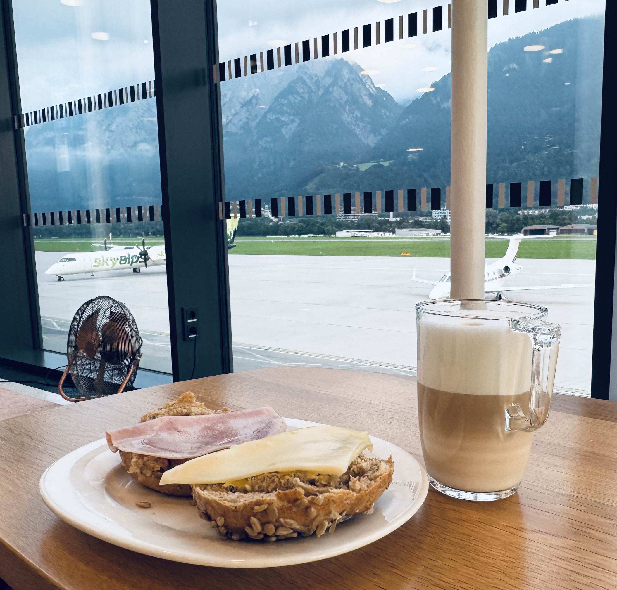 Innsbruck lounge.png