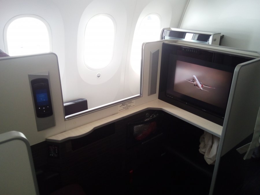 Japan Airlines Business B787 HEL-NRT, 03.jpg