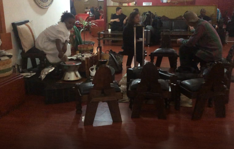 kvinna som eldar.png