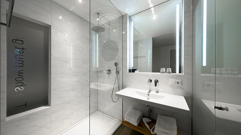 maaspoort_hotel_overnachten_badkamer.800x450.jpg
