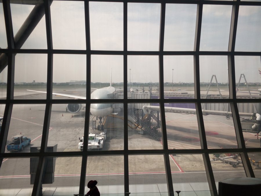 Qatar Airways Business class B777 BKK-HAN, 00.jpg