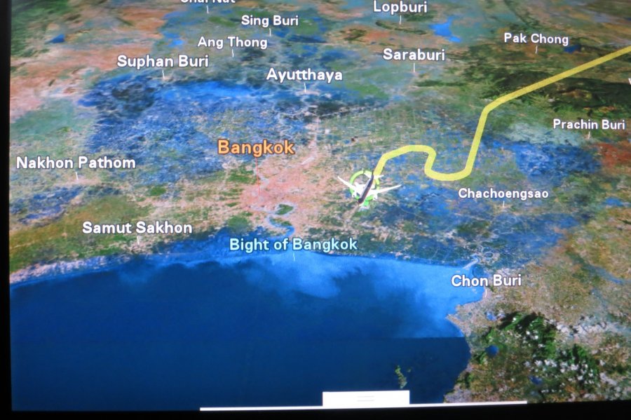 Royal Jordanian Economy B787 HKG-BKK, 12.JPG