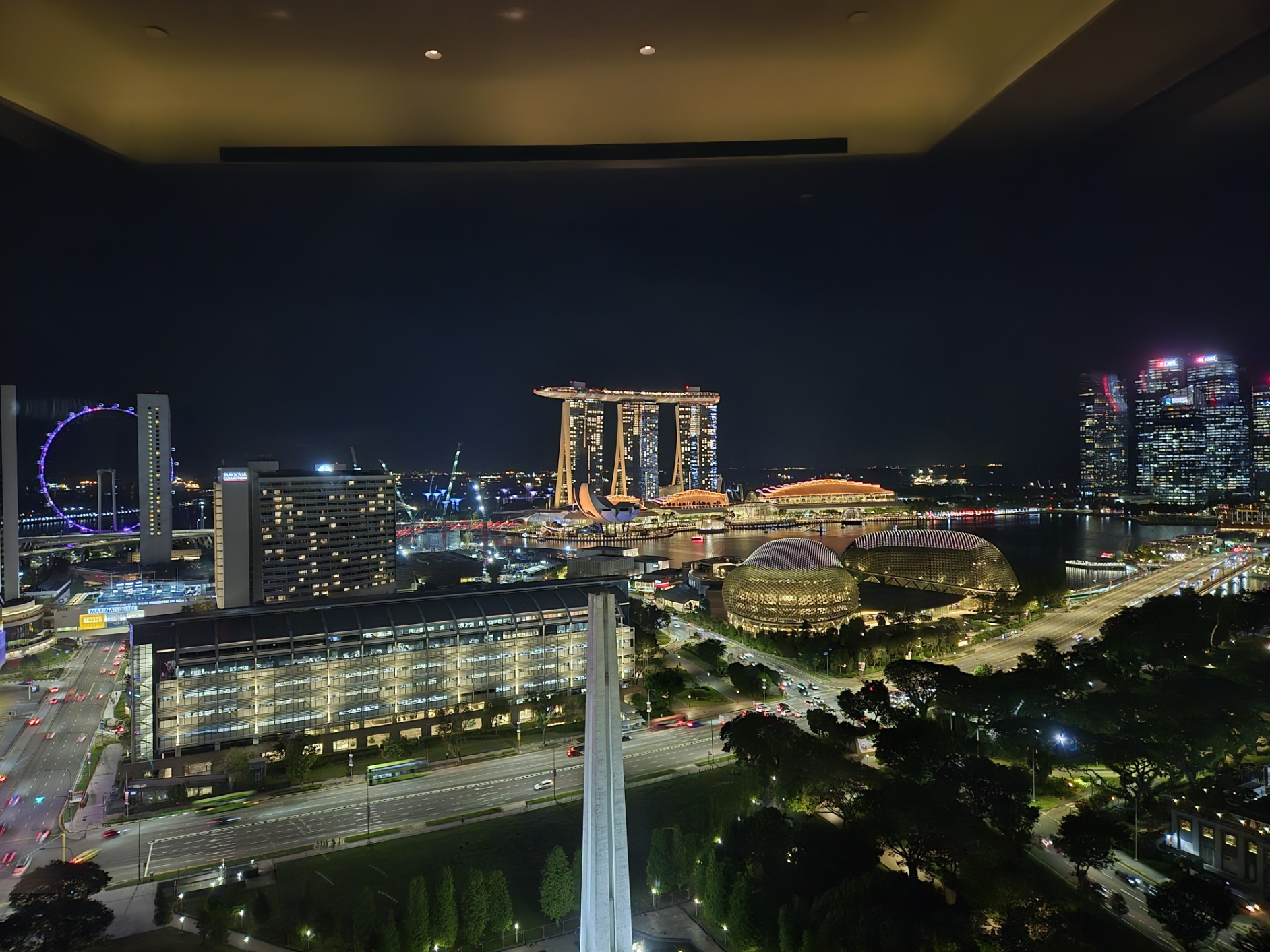 Singapore by night.jpg