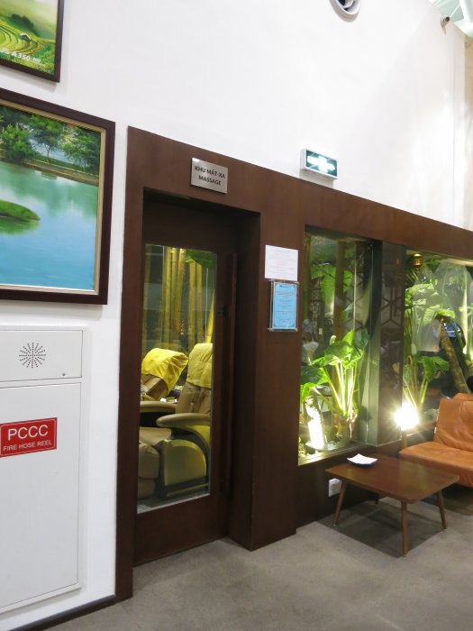 Vietnam Airlines Lounge, Hanoi, 23.JPG