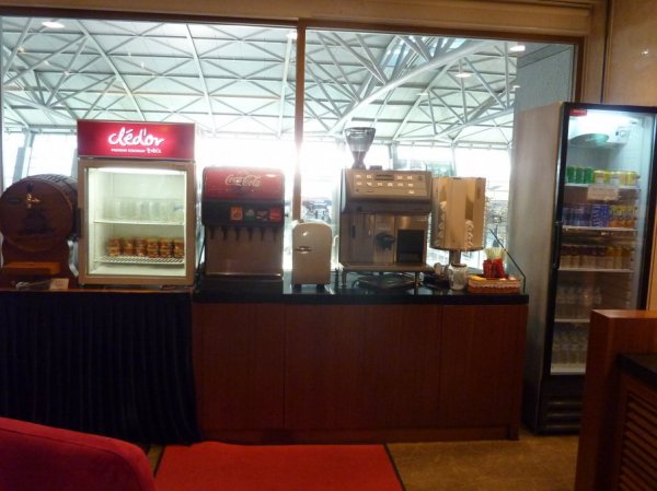 HUB Lounge West ICN 06.jpg HUB Lounge West ICN 06.jpg