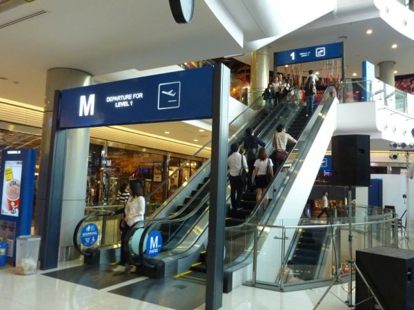 Bangkok, Terminal 21 Mall_04.jpg