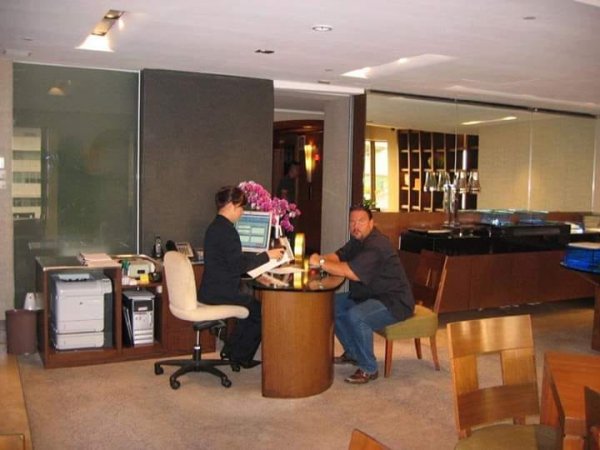 Club Lounge Jen Hotel Singapore.jpg