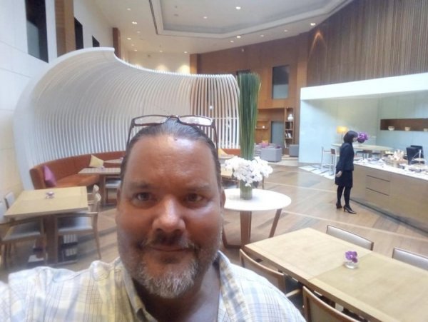 Club Lounge Crowne Plaza Bangkok.jpg