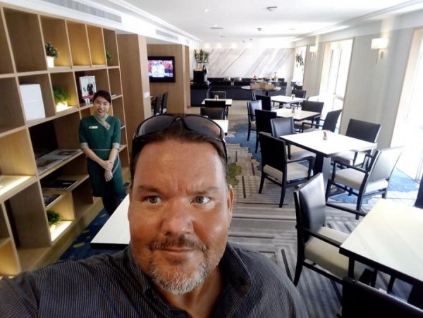 Executive Club Holiday Inn Bangkok Phloen Chit Road.jpg