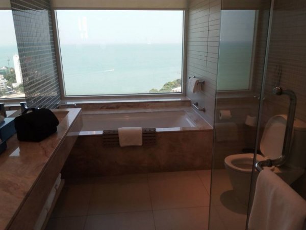 SuiteHolidayInnPattaya3.jpg