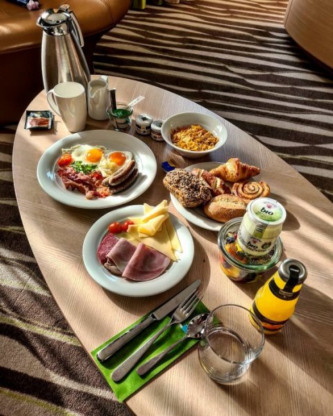 Frukost.jpg Frukost.jpg