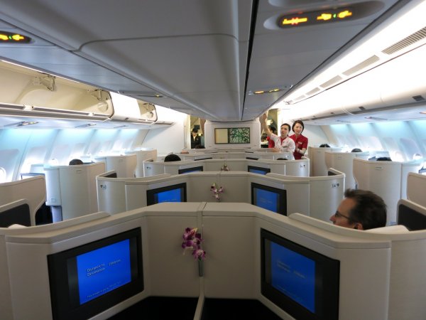 Cathay Pacifc Business HKG-ICN A330 Cirus, 003.jpg