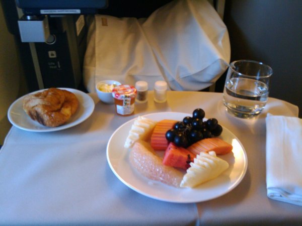 United First class BKK-NRT_04.jpg