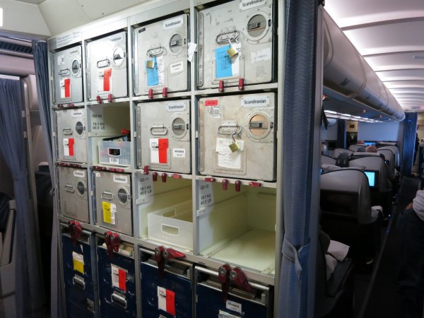 SAS Business CPH-PEK Airbus A340 LAN, 40.jpg