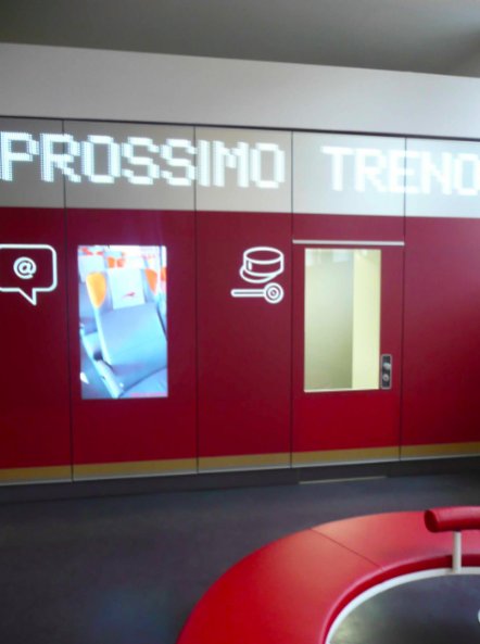 Lounge.jpg Lounge.jpg