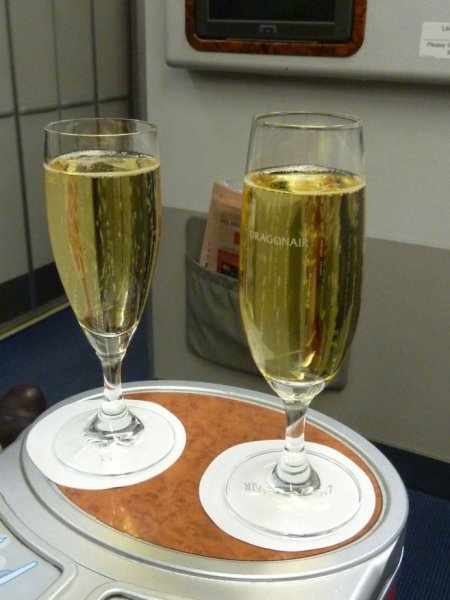 Dragonair First class, HKG-PEK_05.jpg Dragonair First class, HKG-PEK_05.jpg
