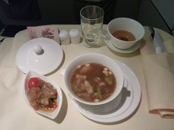 Dragonair First class, HKG-PEK_07.jpg Dragonair First class, HKG-PEK_07.jpg