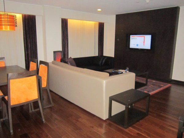 IMG_0878.jpg IMG_0878.jpg