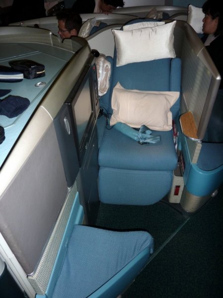 Cathay Pacific Business Class 01.jpg Cathay Pacific Business Class 01.jpg