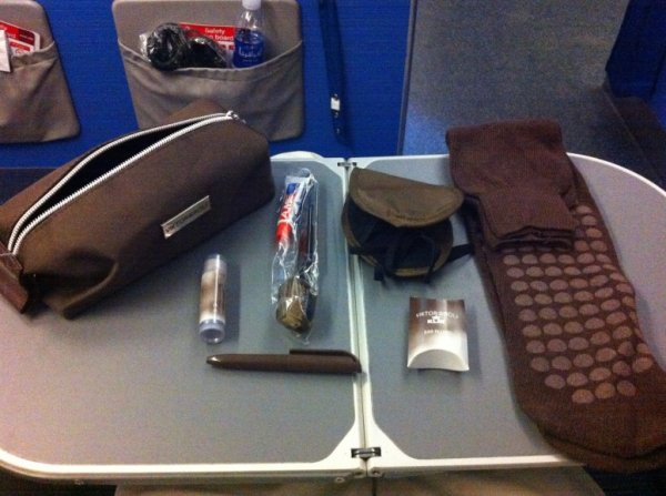 Amenity kit2.jpg Amenity kit2.jpg